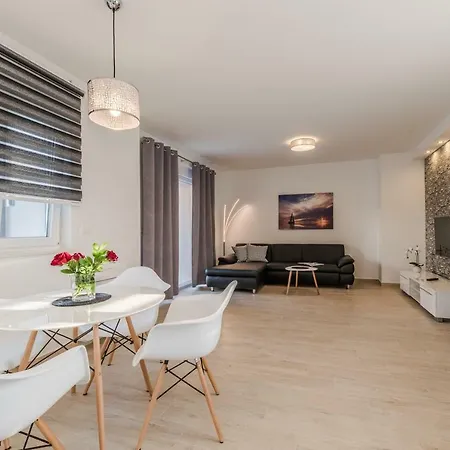 Apartment Ml *
