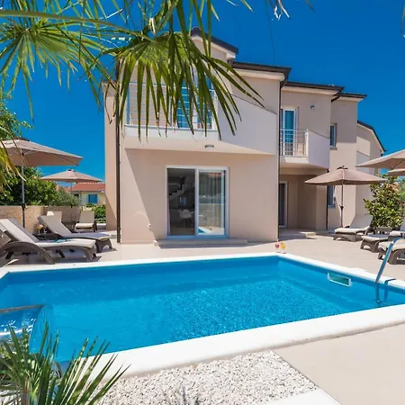 Ml Appartamento Pakoštane